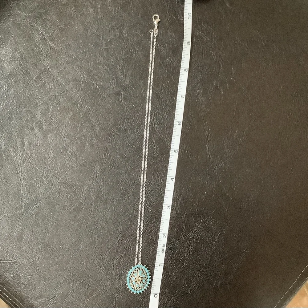 💥2/$24 or 3/$30💥 Boho Western Chic Turquoise and Silver Pendant Necklace. NWT - Picture 4 of 6